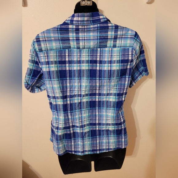 💙 Two Alia Ladies Plaid Button- up Shirts Size 8P) - Picture 4 of 5